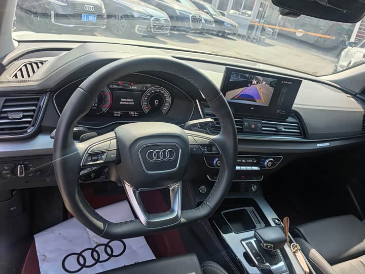 Фото 7 - Audi Q5L