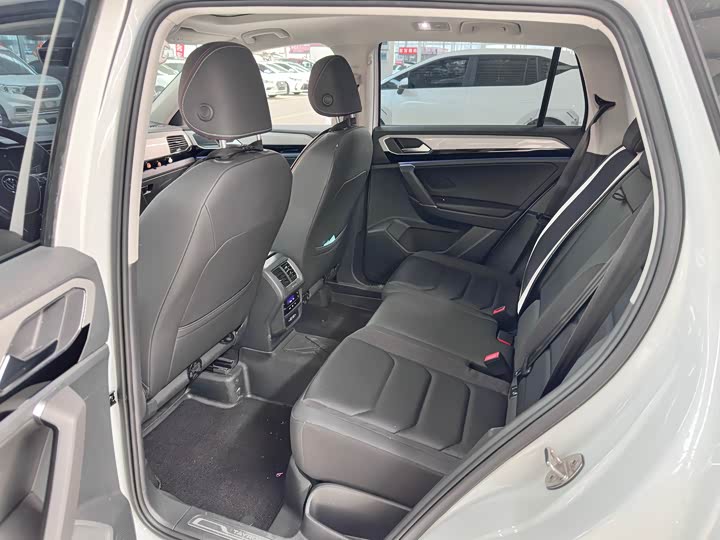 Фото 9 - Volkswagen Tayron
