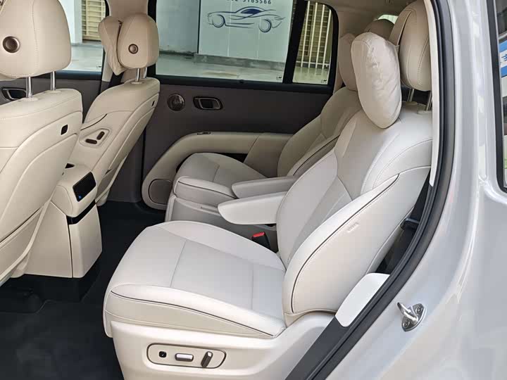 LiXiang i8 2025 2025款 标准版