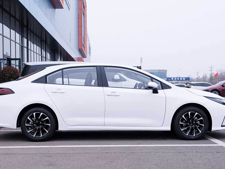 Toyota Corolla 2026 2026款 1.8L 双擎 精英版