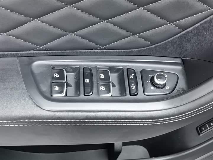 Hongqi HS7 2022 2022款 3.0T 自动四驱智联旗悦版 五座