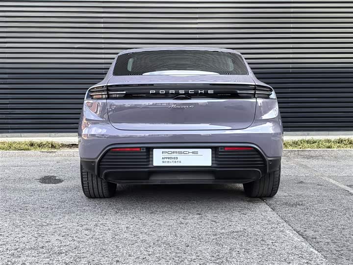 Фото 4 - Porsche Macan EV