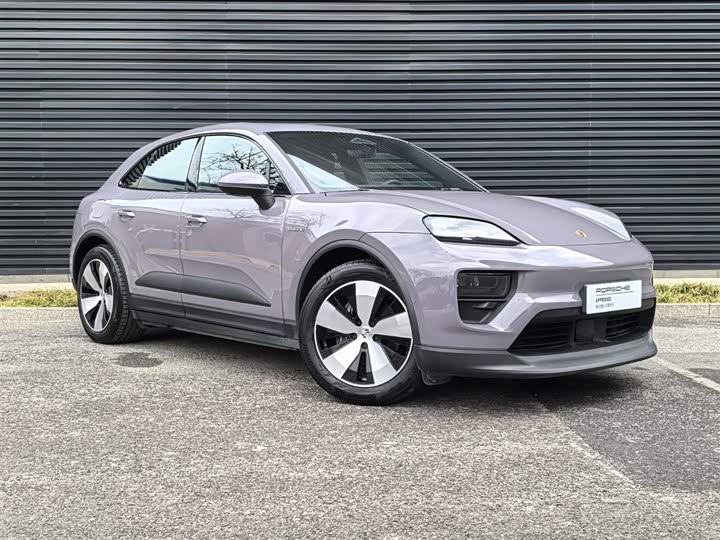 Фото 7 - Porsche Macan EV