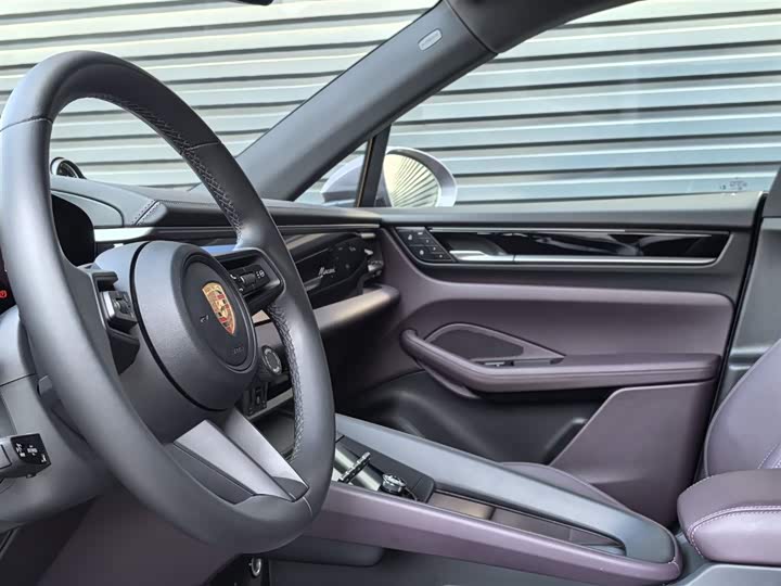 Фото 9 - Porsche Macan EV