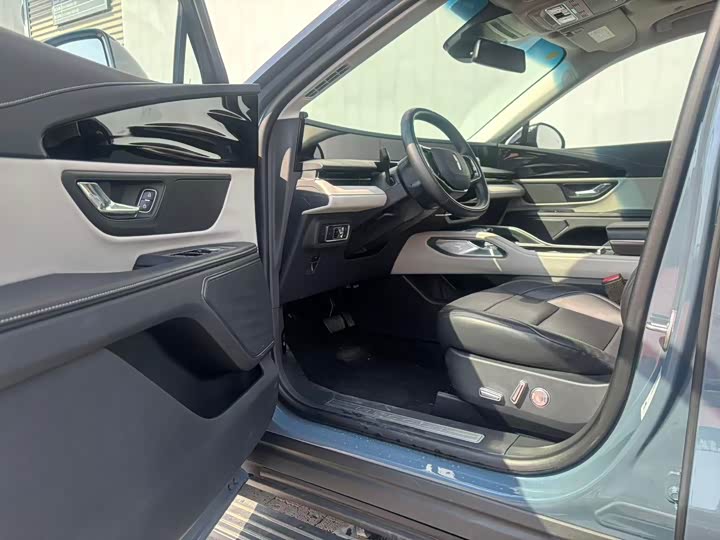 Lincoln Nautilus 2025 2025款 2.0T 四驱尊逸混动版