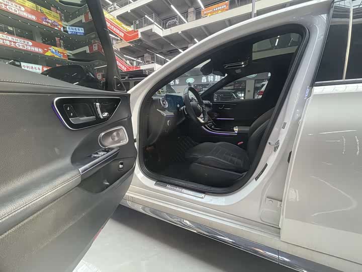 Фото 4 - Mercedes-Benz C-Class