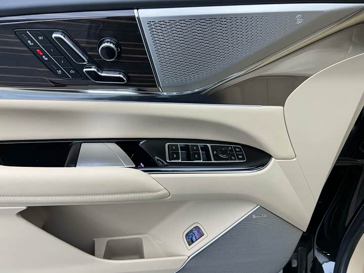 Cadillac XT5 2025 2025款 2.0T 尊贵型