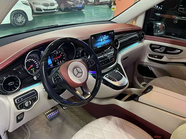Mercedes-Benz V-Class 2022 2022款 V 260 L 长轴距豪华版