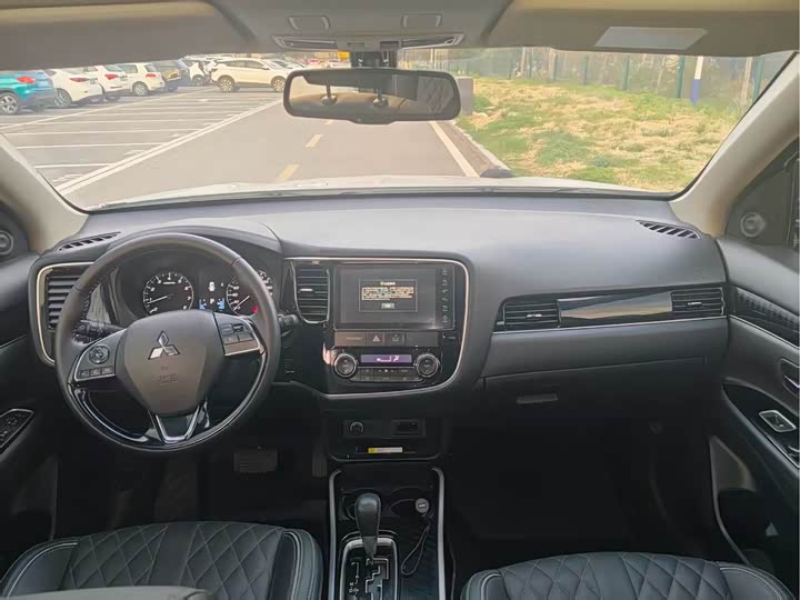 Mitsubishi Outlander 2021 2021款 2.0L 两驱畅享版 7座