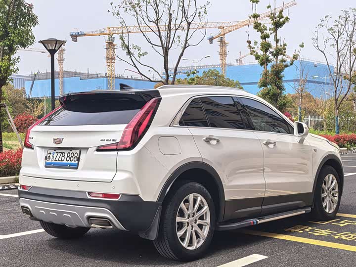 Фото 4 - Cadillac XT4