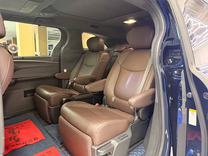 Toyota Sienna 2021 2021款 2.5L混动 铂金版