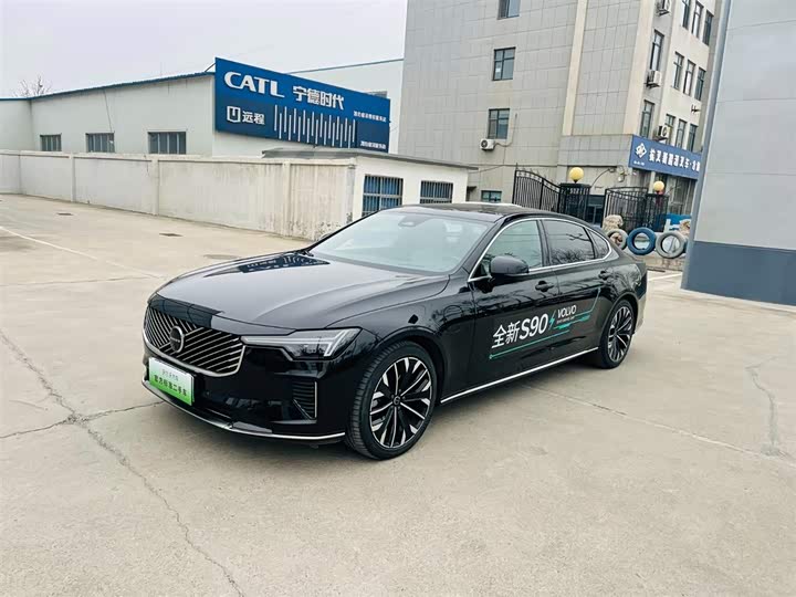 Volvo S90 Hybrid 2026 2026款 插电式混动 四驱长续航智雅豪华版