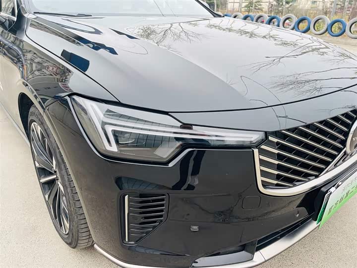 Volvo S90 Hybrid 2026 2026款 插电式混动 四驱长续航智雅豪华版