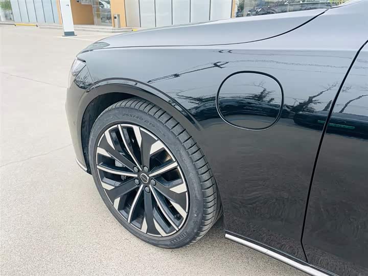 Volvo S90 Hybrid 2026 2026款 插电式混动 四驱长续航智雅豪华版