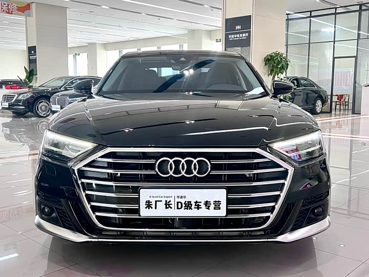 Zdjęcie 2 - Audi A8