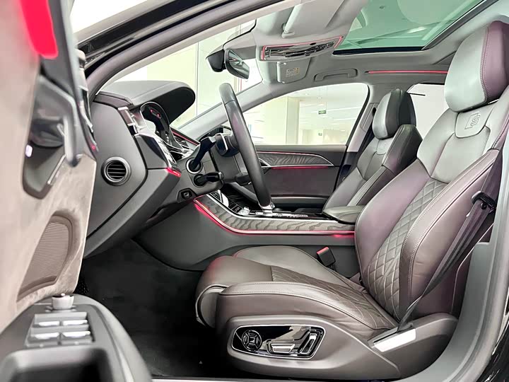 Zdjęcie 7 - Audi A8