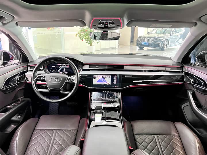 Zdjęcie 8 - Audi A8