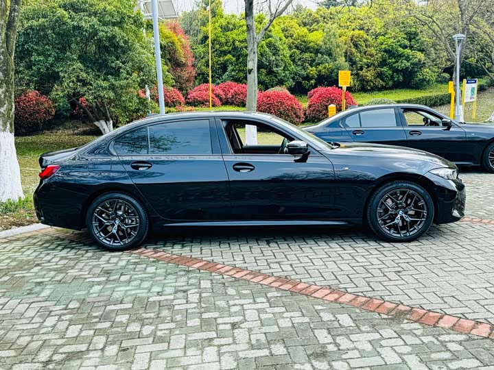 BMW 3 Series 2025 2025款 330Li M运动曜夜套装