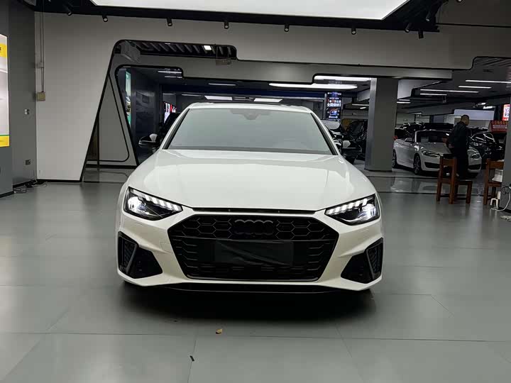 Photo 2 - Audi A4L
