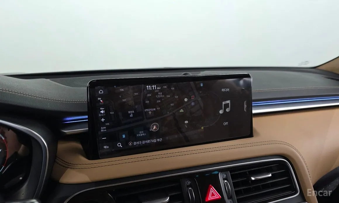 Photo 15 - Genesis G70