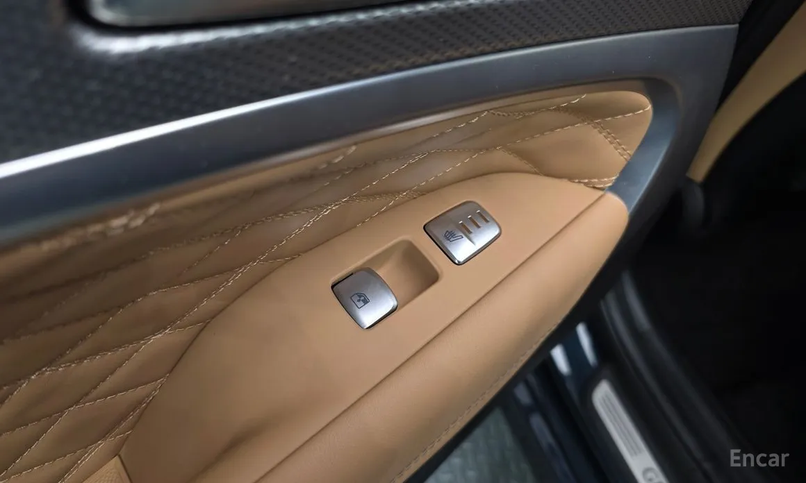 Photo 19 - Genesis G70