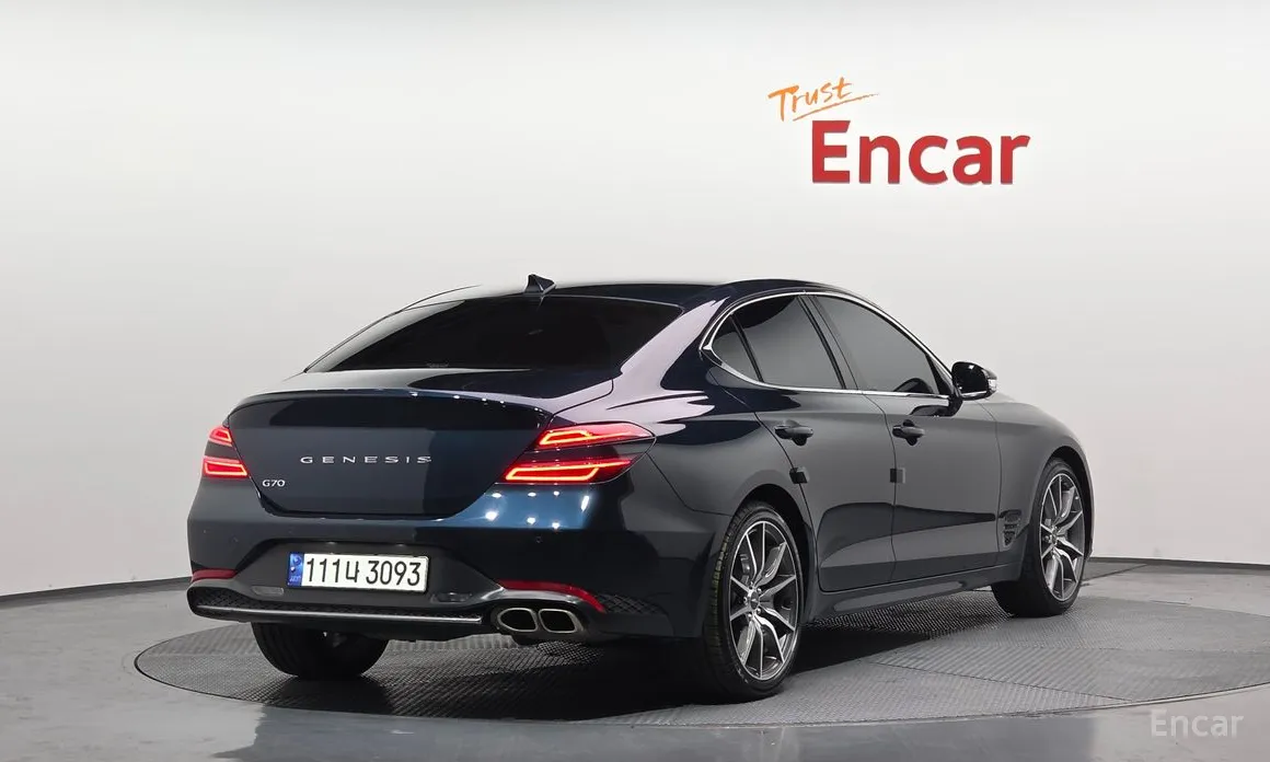 Photo 2 - Genesis G70
