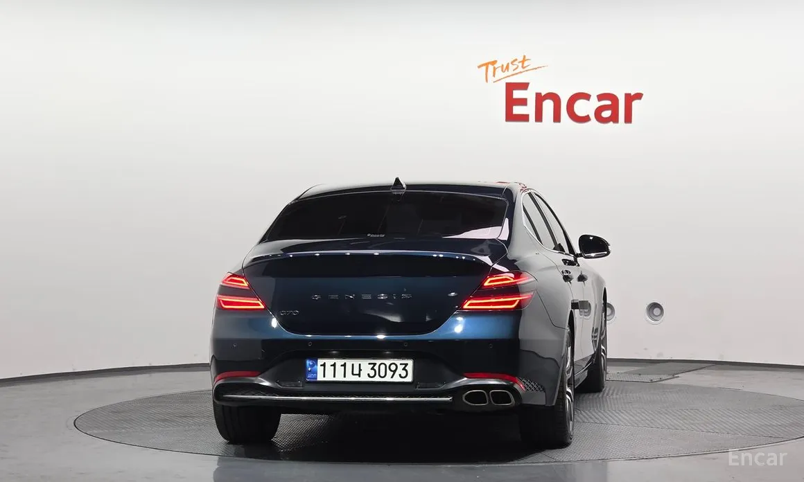 Photo 4 - Genesis G70