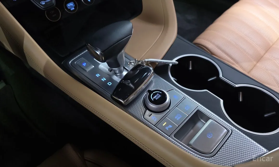 Photo 9 - Genesis G70