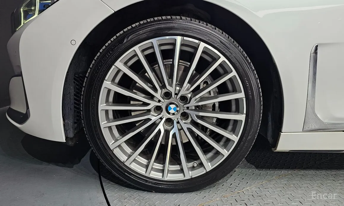 BMW 7 Series 2015 740Li xDrive Design Pure Excellence