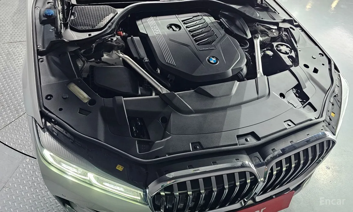BMW 7 Series 2015 740Li xDrive Design Pure Excellence