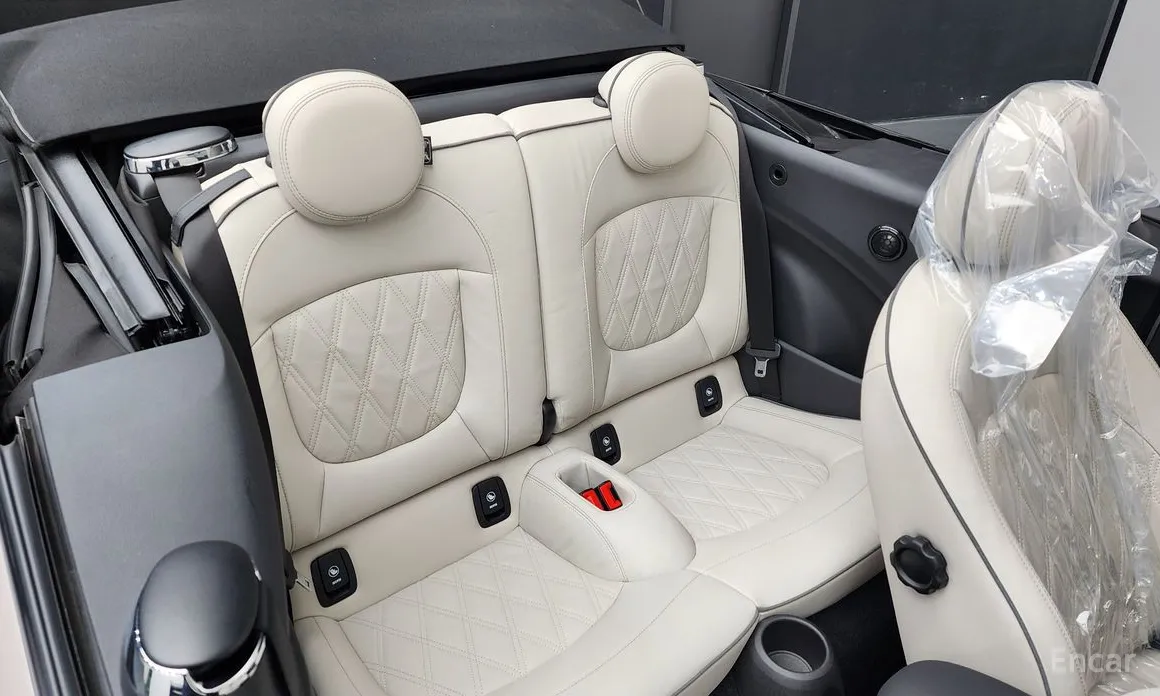 Mini Cooper Convertible 2001 Classic Launch Pack