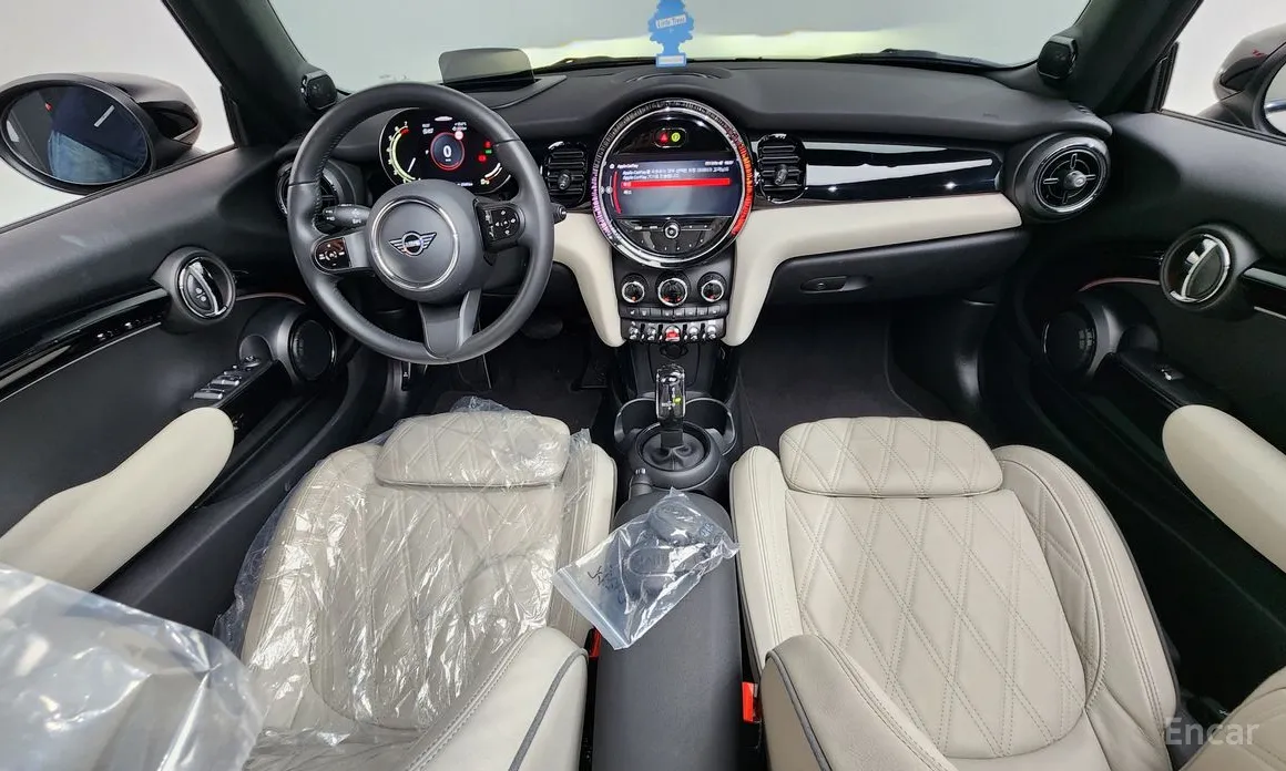 Mini Cooper Convertible 2001 Classic Launch Pack