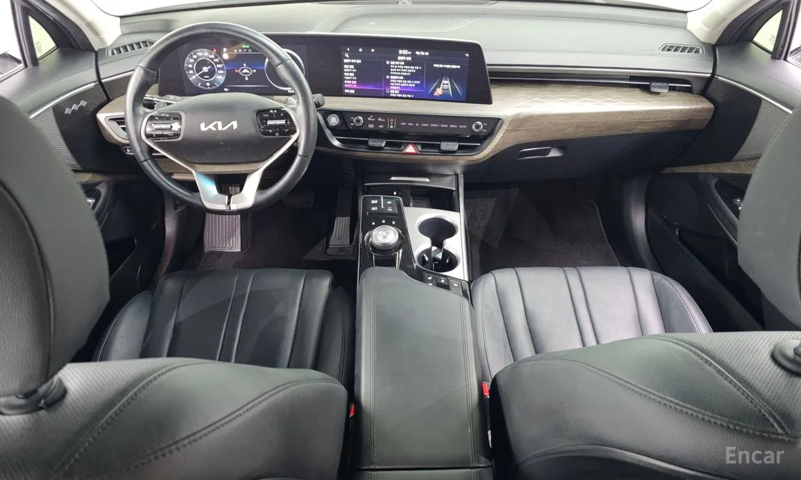 Photo 7 - Kia K8