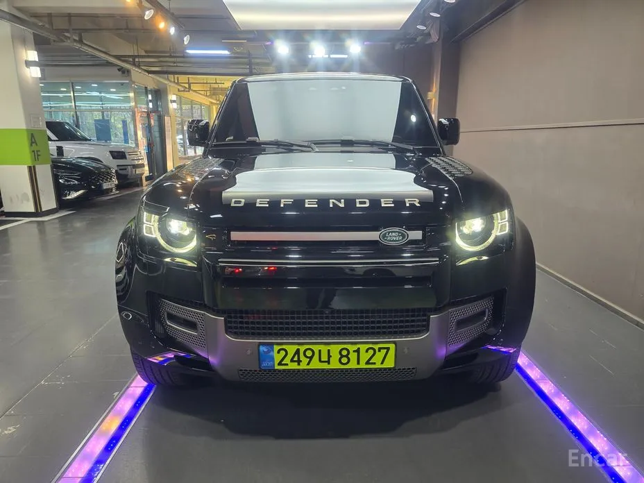 Land Rover Defender 2020 110 P300 X-Dynamic SE