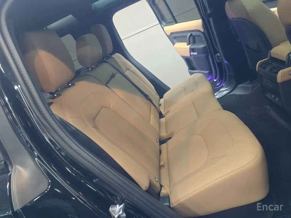 Land Rover Defender 2020 110 P300 X-Dynamic SE