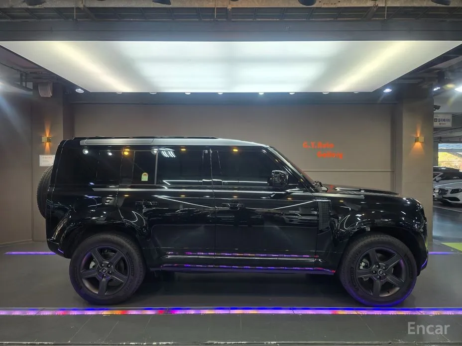 Land Rover Defender 2020 110 P300 X-Dynamic SE