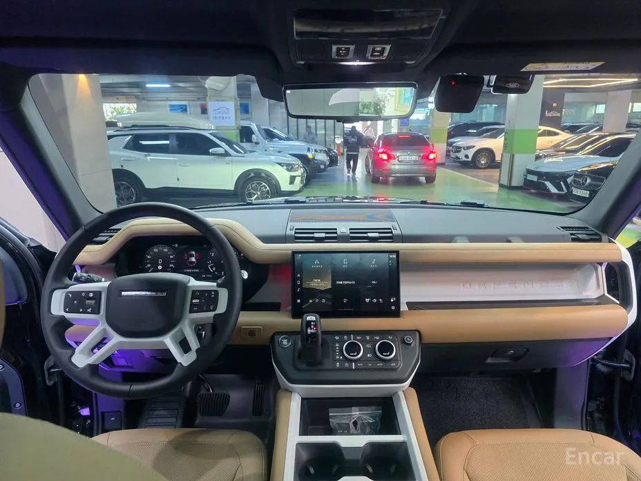 Land Rover Defender 2020 110 P300 X-Dynamic SE
