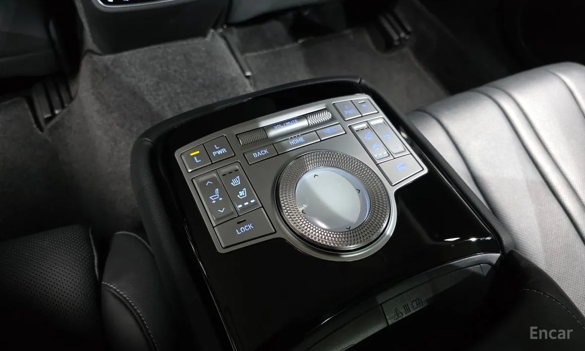 Фото 19 - Genesis G80