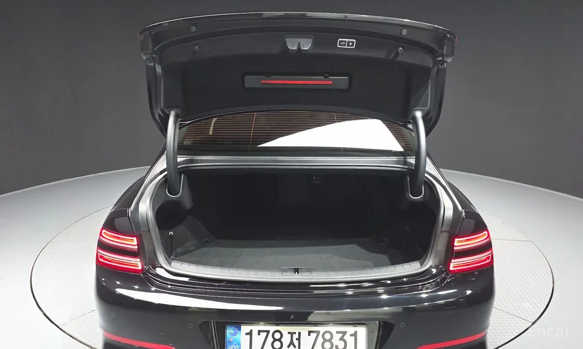 Фото 20 - Genesis G80