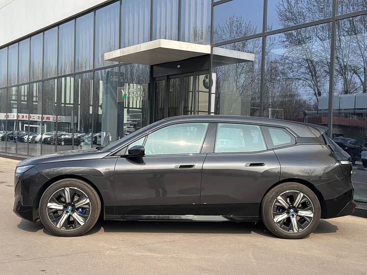 2023 BMW iX