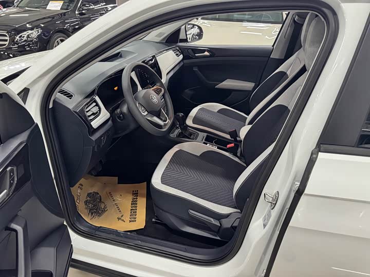 Volkswagen Tharu 2025 2025款 新锐 1.5L 锐进版