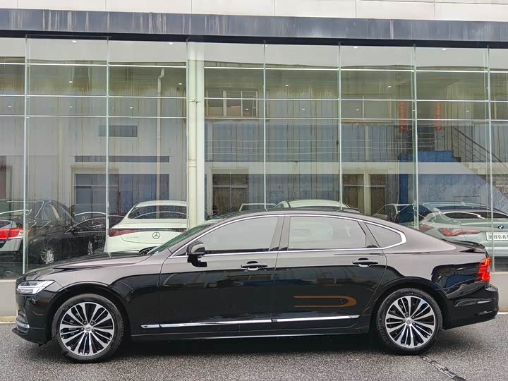 Volvo S90 2025 2025款 B5 智逸豪华版