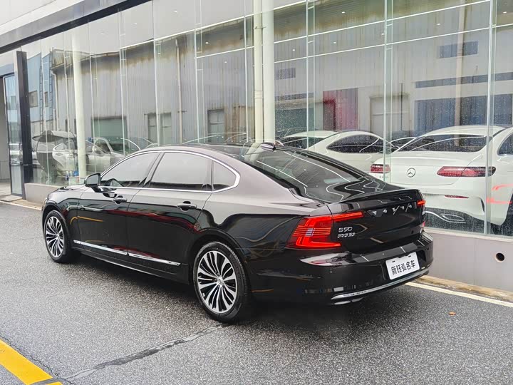 Volvo S90 2025 2025款 B5 智逸豪华版
