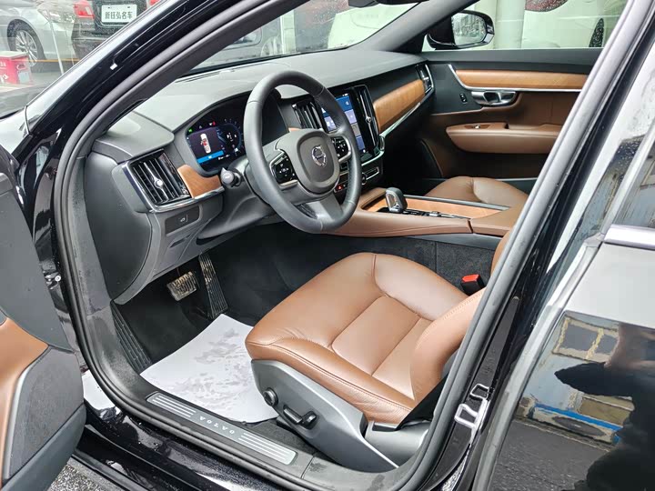 Volvo S90 2025 2025款 B5 智逸豪华版