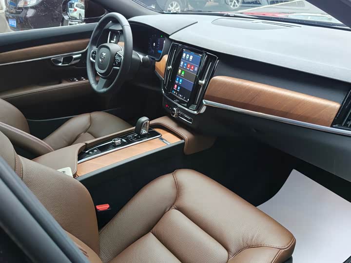 Volvo S90 2025 2025款 B5 智逸豪华版