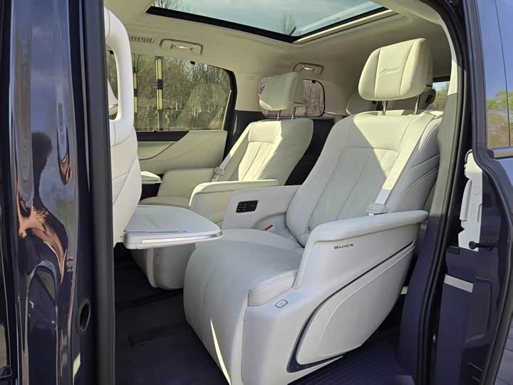 Buick GL8 Hybrid 2026 2026款 陆尊 奢享版