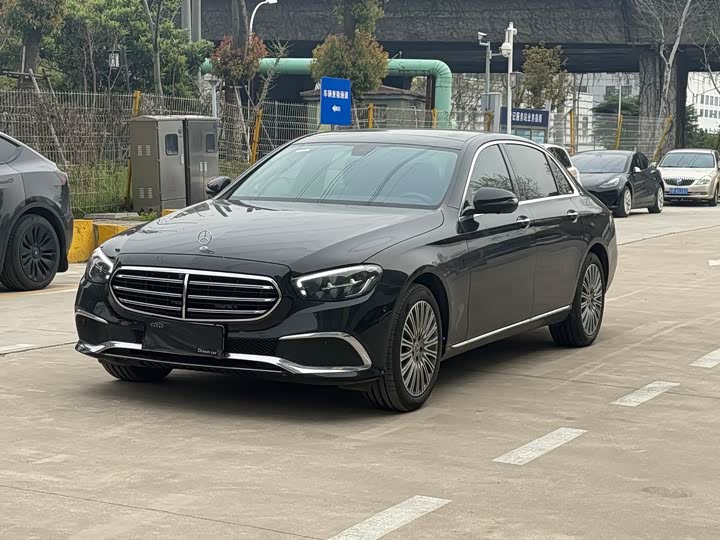 Zdjęcie 1 - Mercedes-Benz E-Class