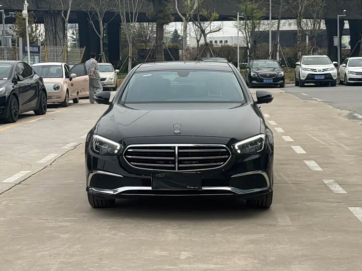 Zdjęcie 2 - Mercedes-Benz E-Class