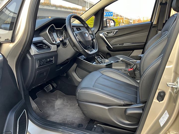 Фото 9 - Geely Vision X3