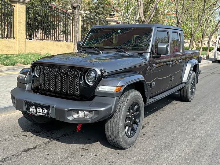 2023 Jeep Gladiator